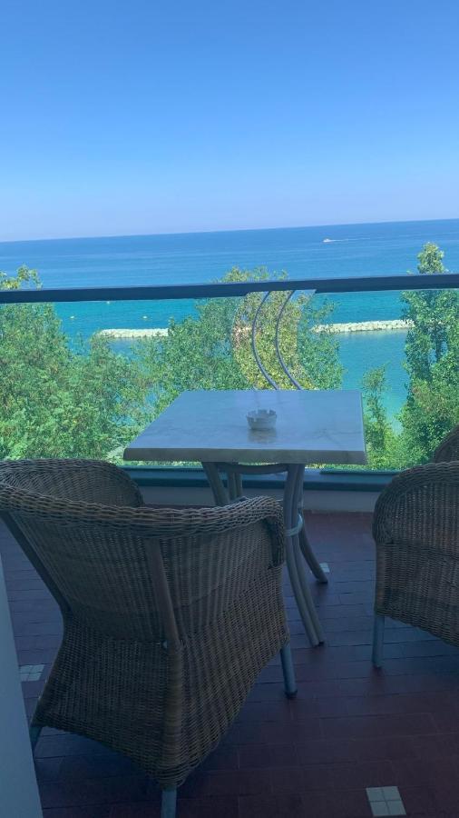 Hotel Majestic Gabicce Mare Bagian luar foto