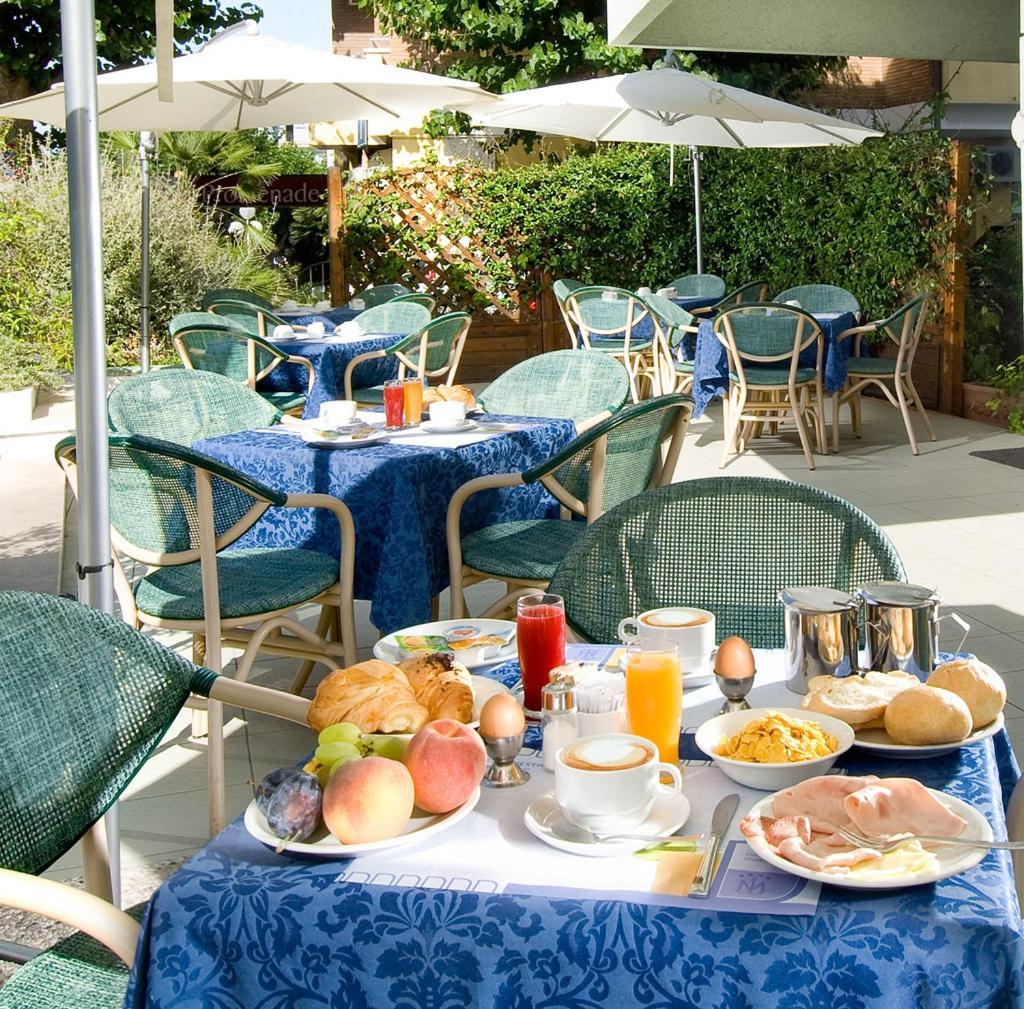 Hotel Majestic Gabicce Mare Bagian luar foto
