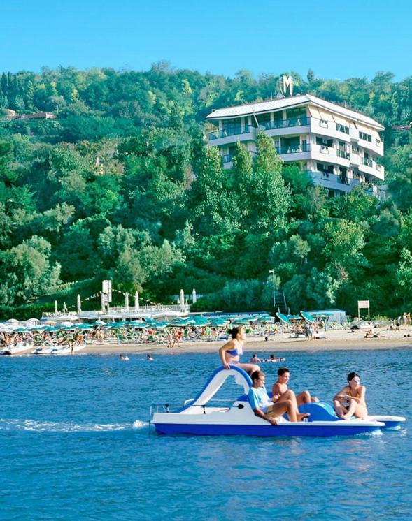 Hotel Majestic Gabicce Mare Bagian luar foto