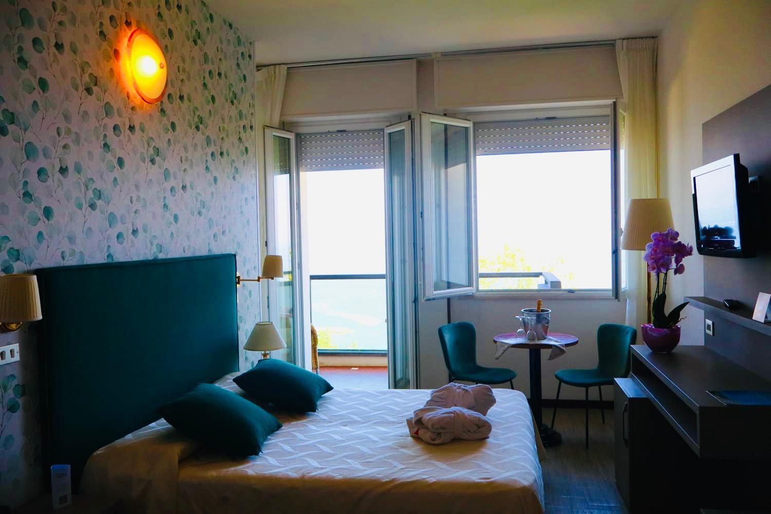 Hotel Majestic Gabicce Mare Bagian luar foto