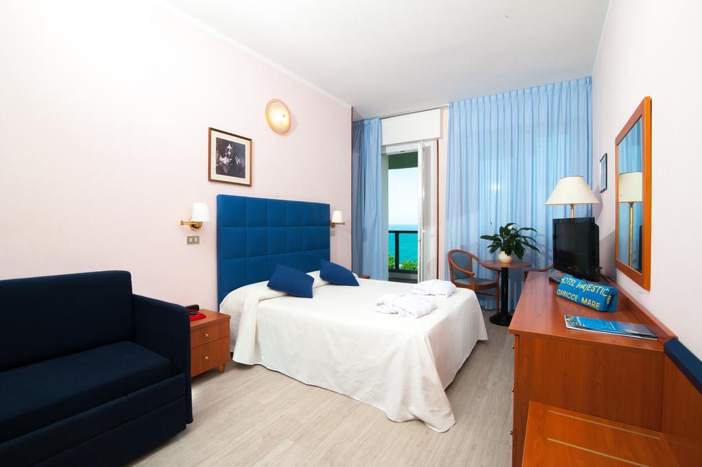 Hotel Majestic Gabicce Mare Bagian luar foto