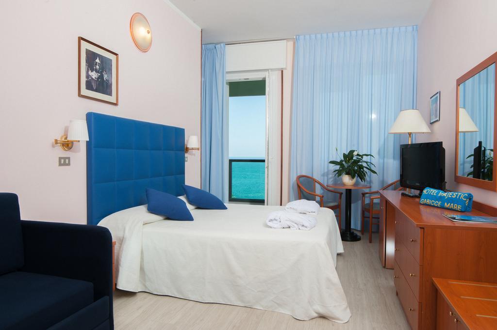Hotel Majestic Gabicce Mare Bagian luar foto