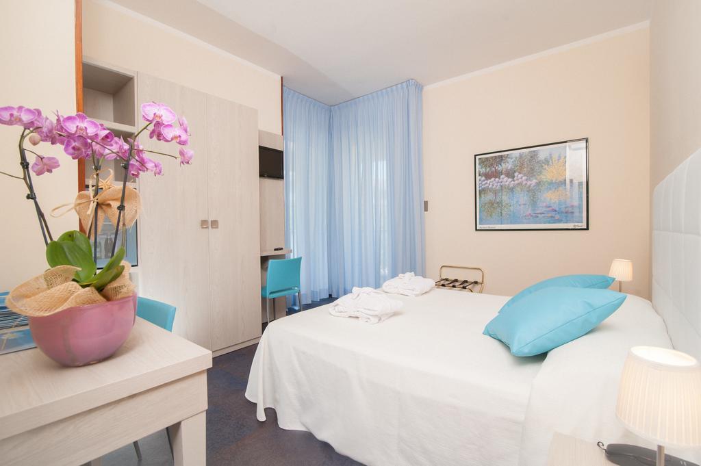Hotel Majestic Gabicce Mare Bagian luar foto