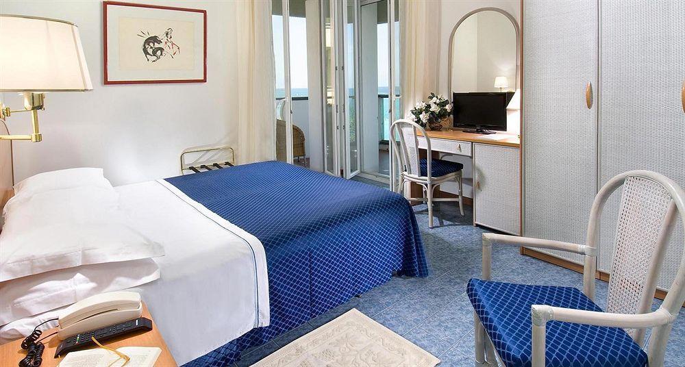 Hotel Majestic Gabicce Mare Bagian luar foto