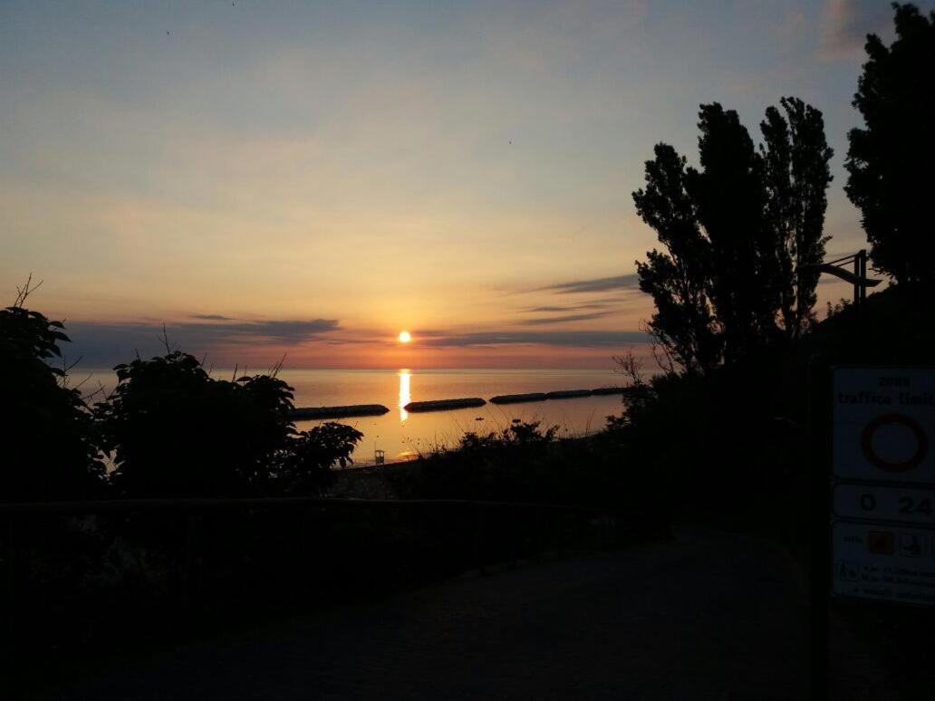 Hotel Majestic Gabicce Mare Bagian luar foto